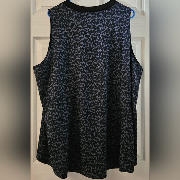 Athletica Featherlight Blouse - Picture 3 of 5